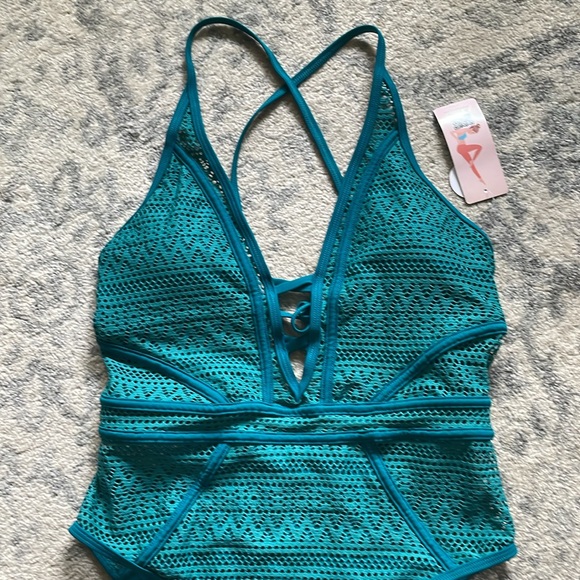 NWT Woman’s Crochet One-Piece Monokini Bathing Suit - Picture 4 of 10